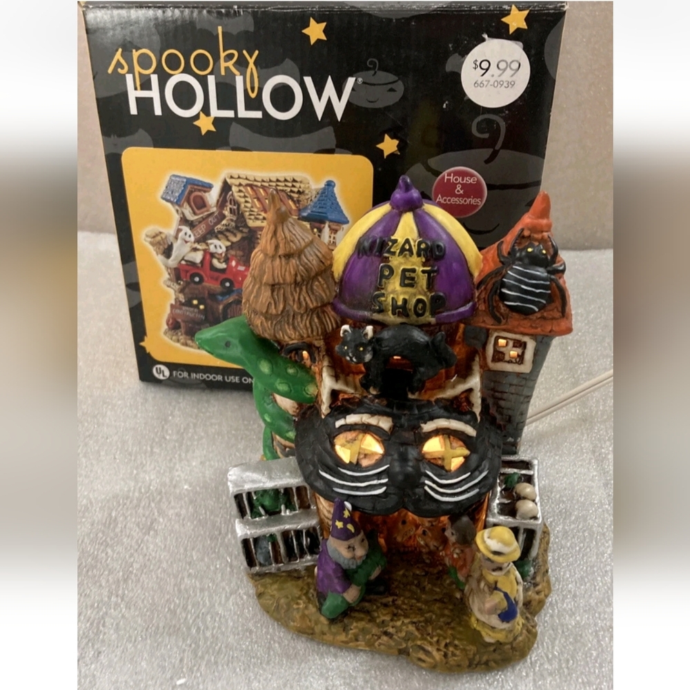 Spooky Hollow Wizard Pet Shop Lighted Figurine